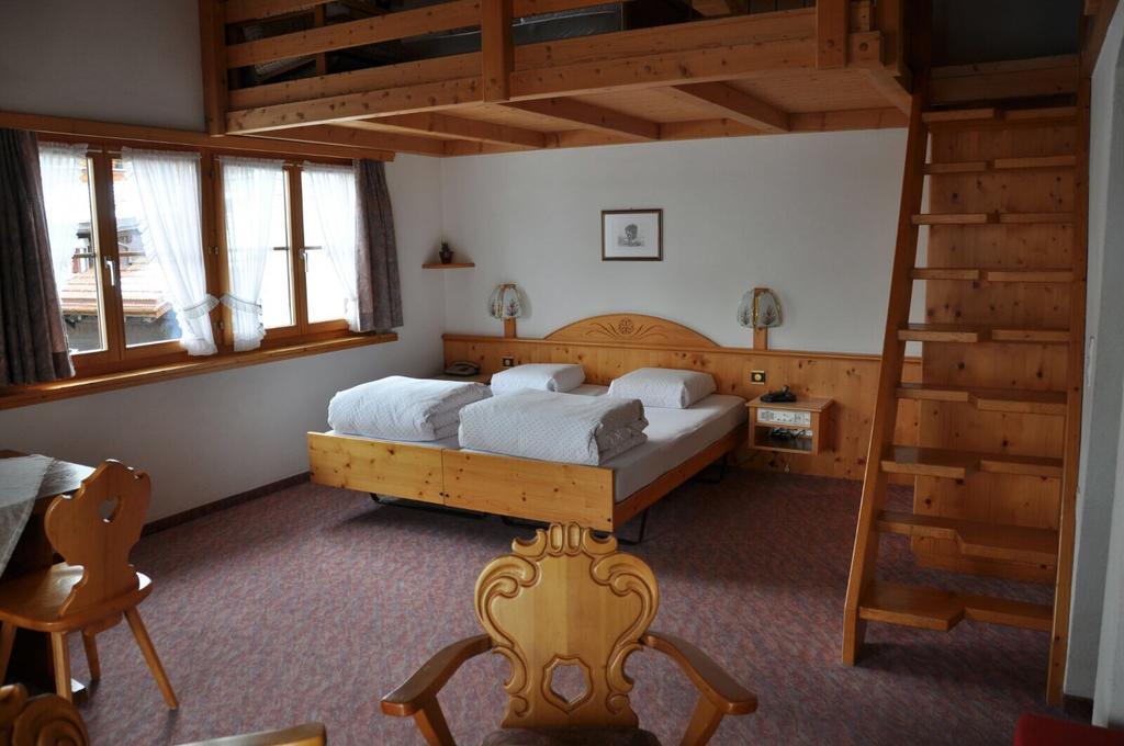 Hotel Soliva Tujetsch Bagian luar foto
