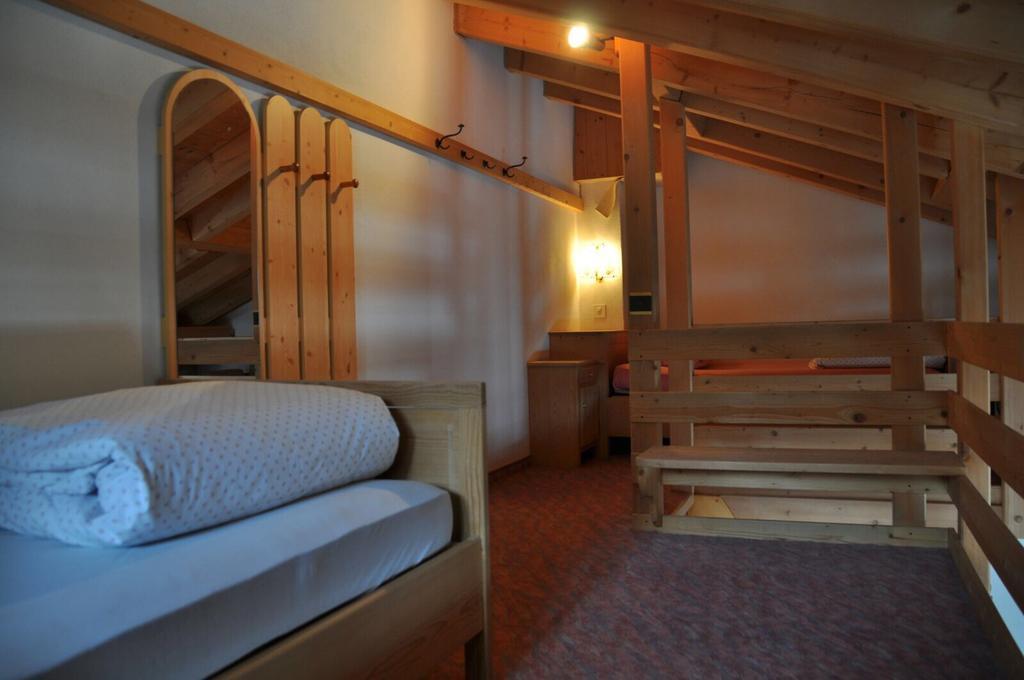 Hotel Soliva Tujetsch Bagian luar foto