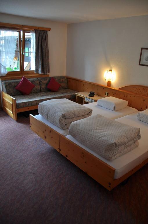 Hotel Soliva Tujetsch Bagian luar foto