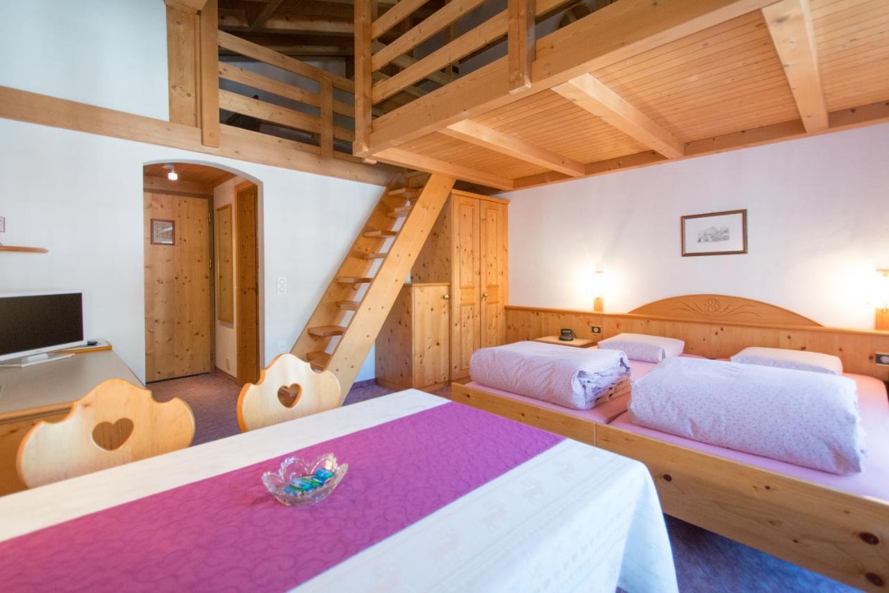 Hotel Soliva Tujetsch Bagian luar foto